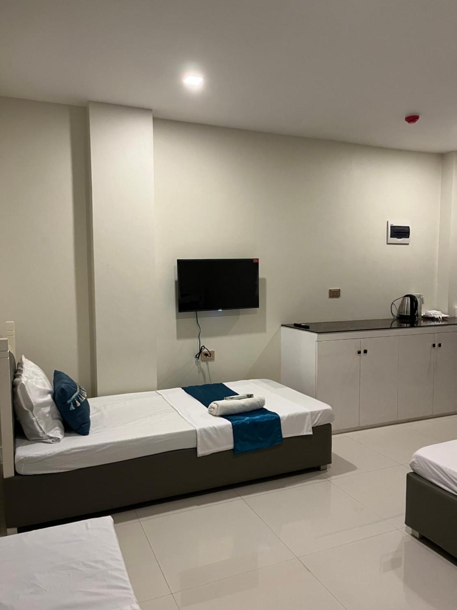 717 Residences Iloilo City Εξωτερικό φωτογραφία
